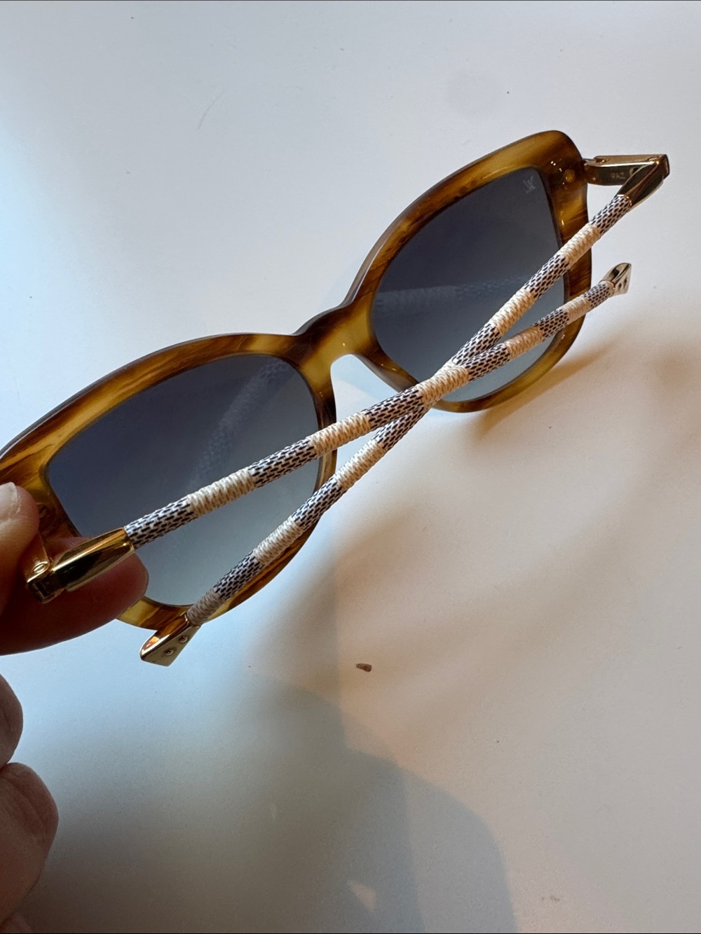 Authentic Loius Vuitton Damier Azur Charlotte Sunglasses tortoise. Z0197W.